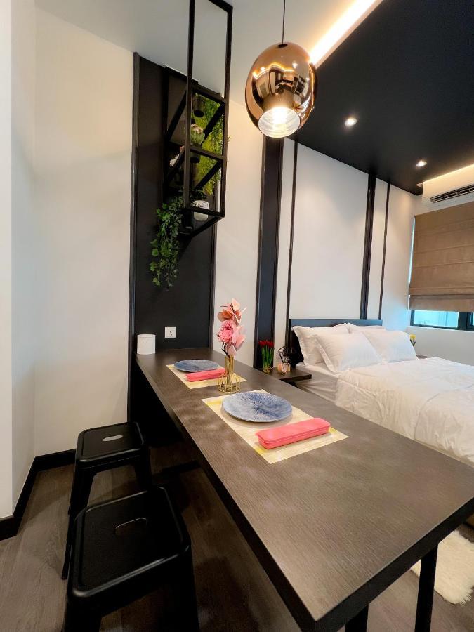 Aurora Vista Homestay Bangi At Vista Bangi With Wifi Netflix Gym Sauna Coway Swimming Pool-River View Kajang Exteriör bild