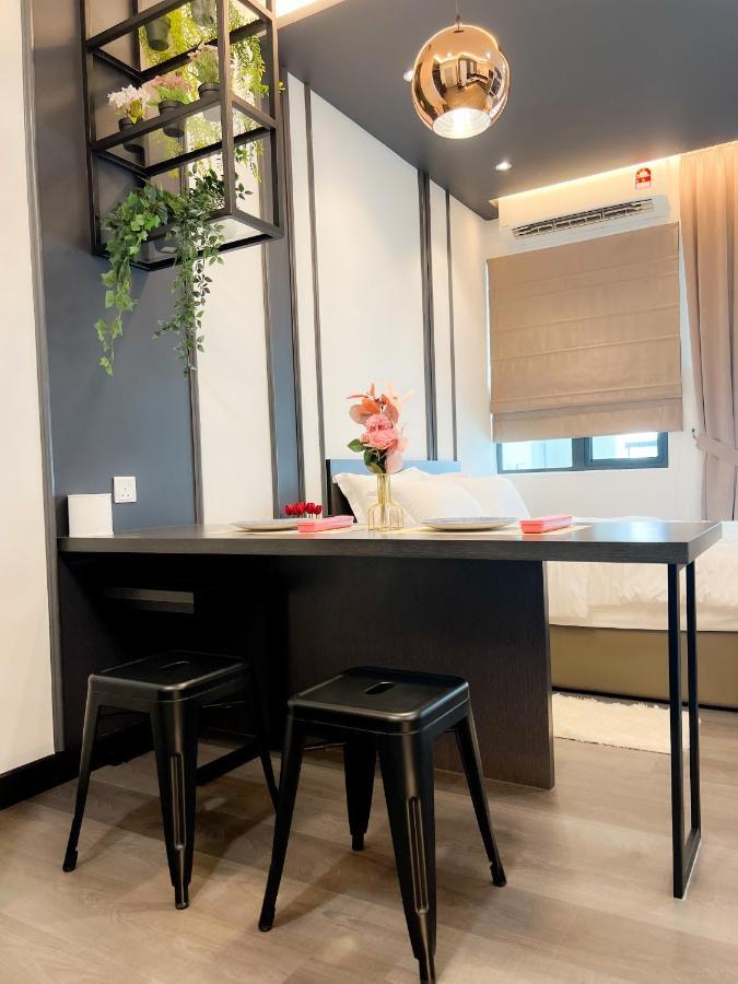 Aurora Vista Homestay Bangi At Vista Bangi With Wifi Netflix Gym Sauna Coway Swimming Pool-River View Kajang Exteriör bild