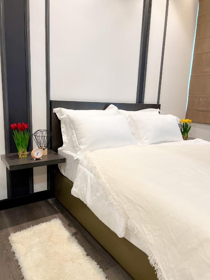 Aurora Vista Homestay Bangi At Vista Bangi With Wifi Netflix Gym Sauna Coway Swimming Pool-River View Kajang Exteriör bild