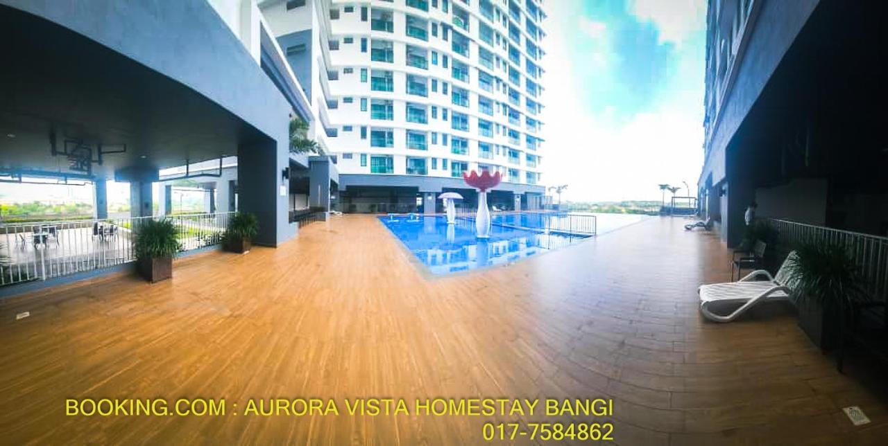 Aurora Vista Homestay Bangi At Vista Bangi With Wifi Netflix Gym Sauna Coway Swimming Pool-River View Kajang Exteriör bild